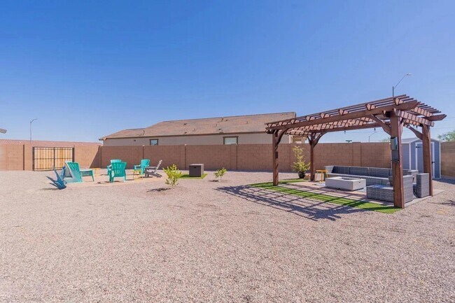 Building Photo - 2639 E Alida Trail