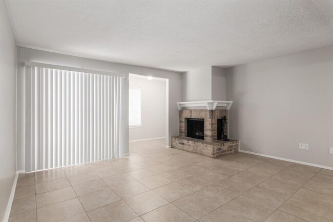Building Photo - 10555 Turtlewood Ct