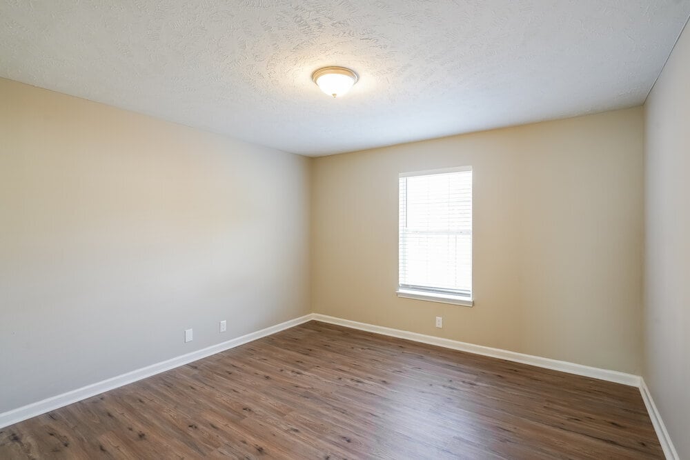 Building Photo - 5125 Hickory Grove Dr