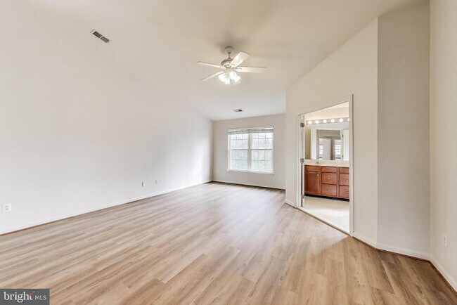 Building Photo - 22514 Airmont Woods Terrace