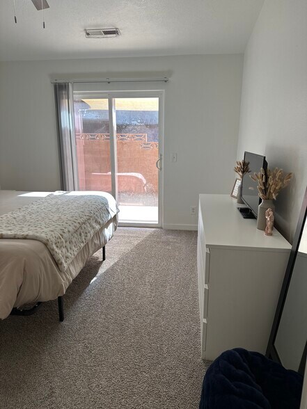 Building Photo - 357 S 6150 W