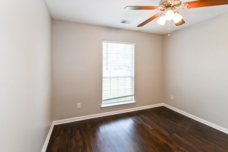 Building Photo - 7180 Fox Trot Cove