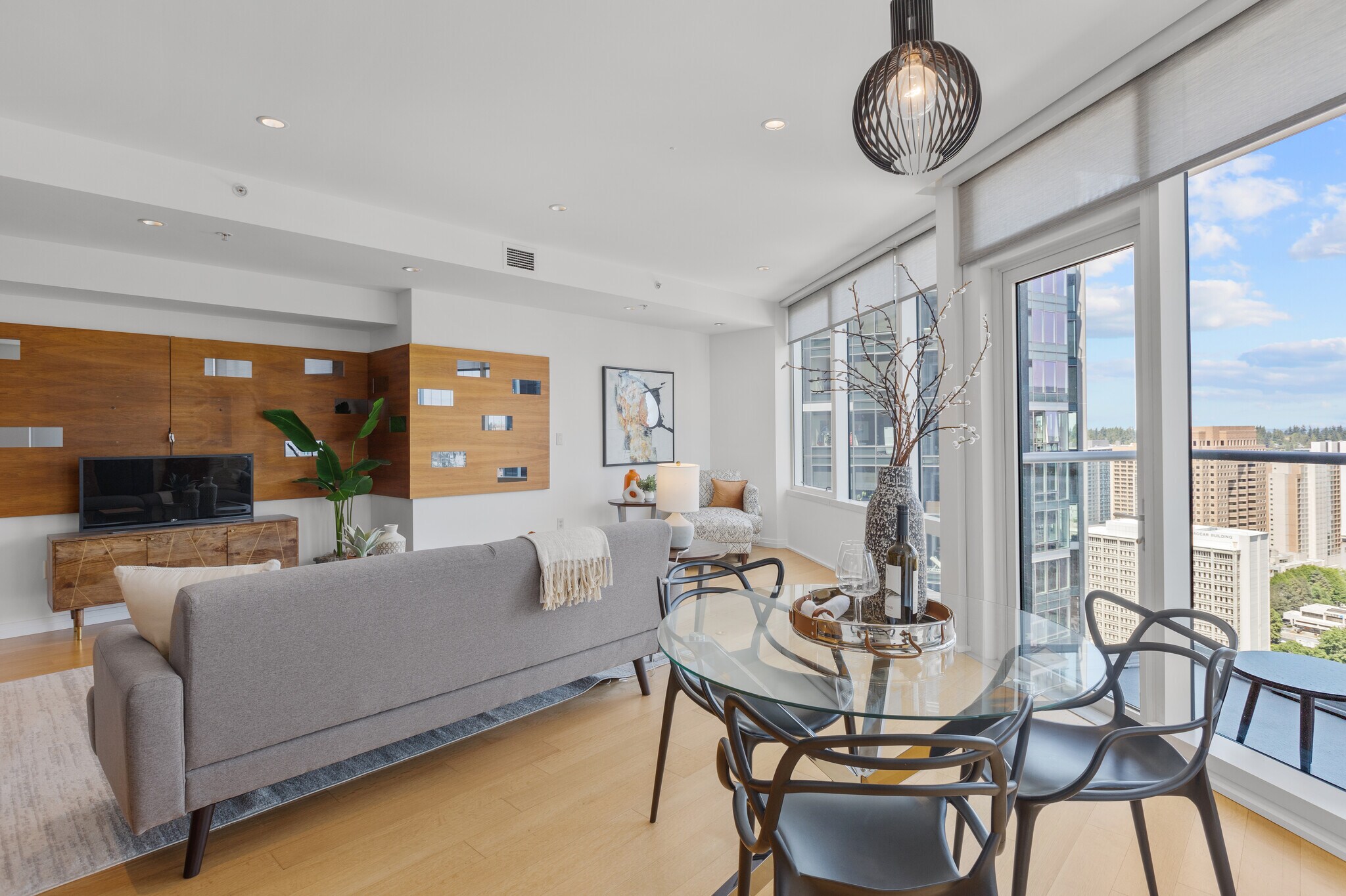 Building Photo - 10700 NE 4th St