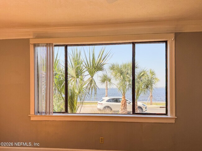 Building Photo - 1733 River Rd