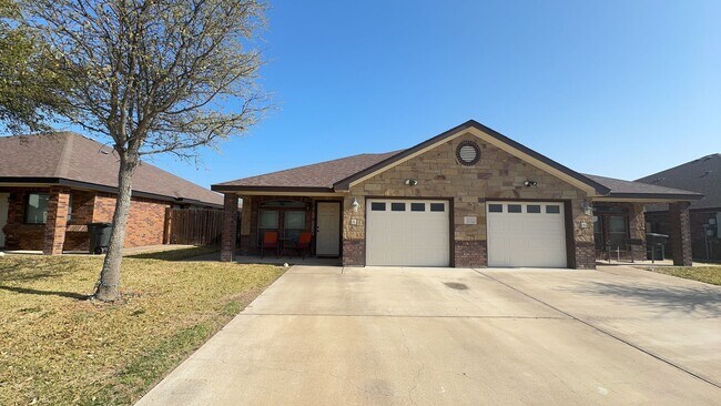Primary Photo - 4911 Autumn Valley Dr