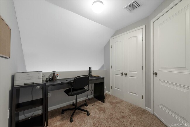 Building Photo - 330 Maple Ave