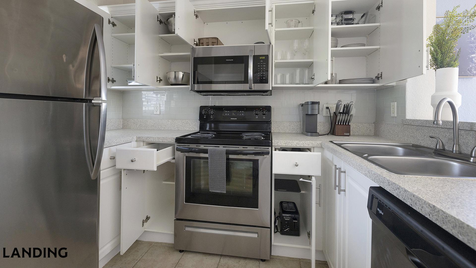 Building Photo - 3695 Island Club Dr