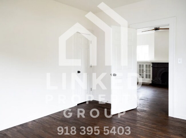 Building Photo - Beautifully Updated 3-Bedroom Home Near Downtown Tulsa