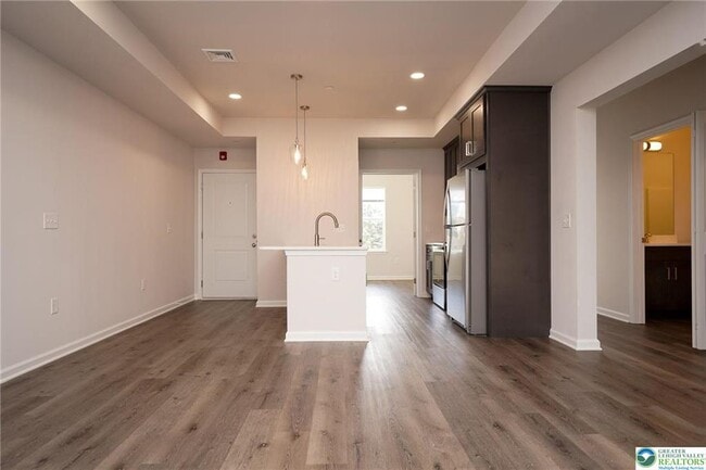 Building Photo - 1210 Eaton Ave