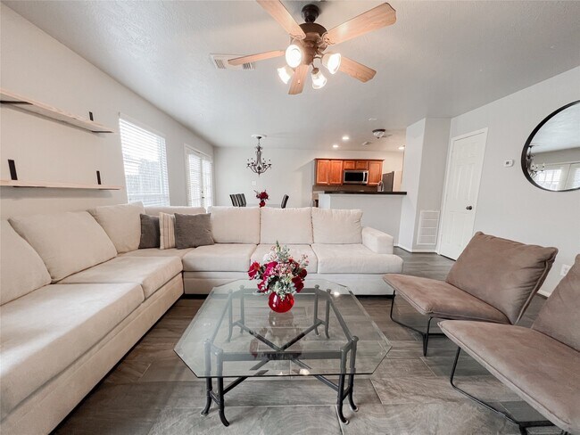 Building Photo - 10838 Waterfern Ct