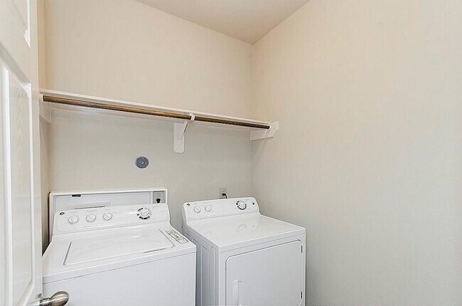 Building Photo - 64 Woodland Hills Dr