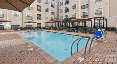 Building Photo - 905 Kenilworth Ave