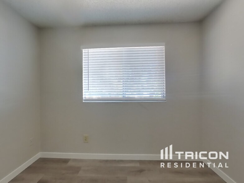 Building Photo - 542 E Wigeon Way