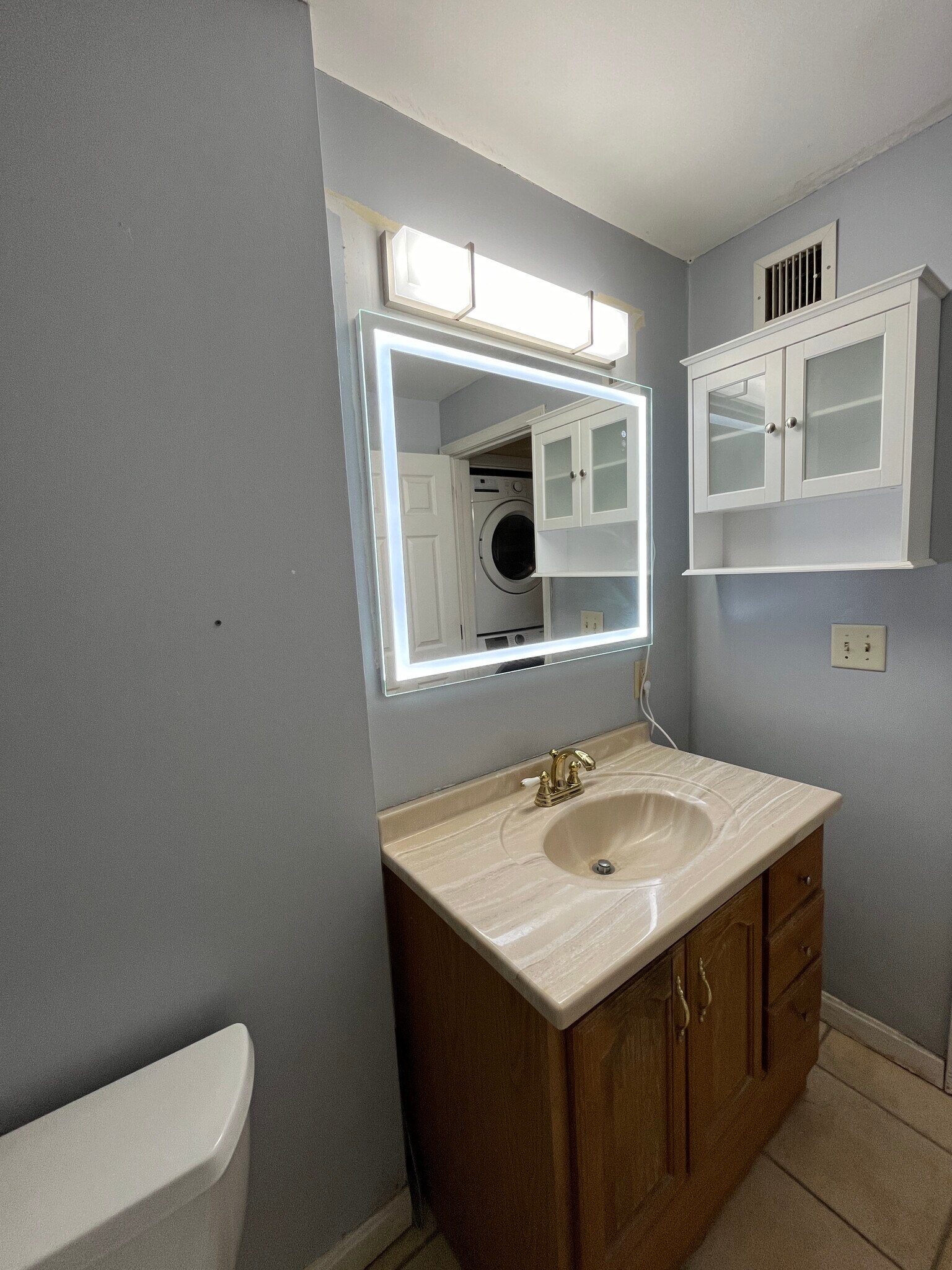 Building Photo - 100 Cass Ave