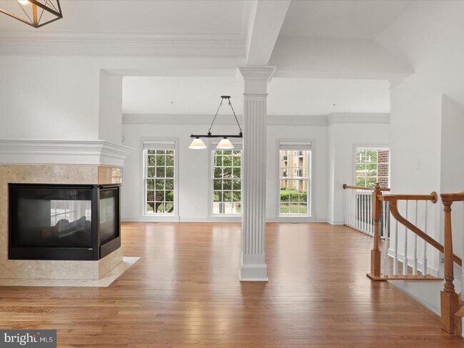 Building Photo - 7980 Vigne Ct
