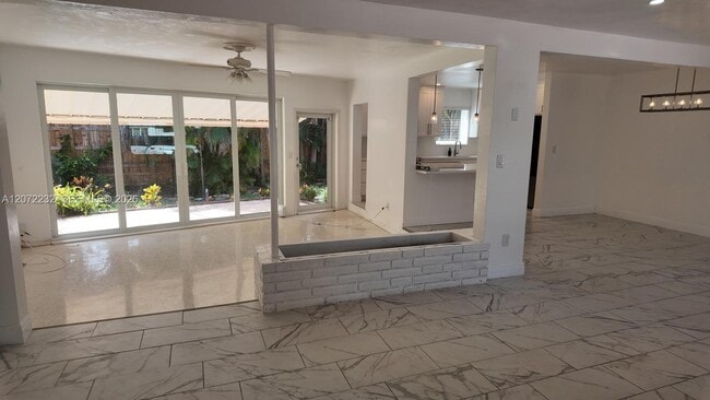 Building Photo - 12140 NE Miami Ct