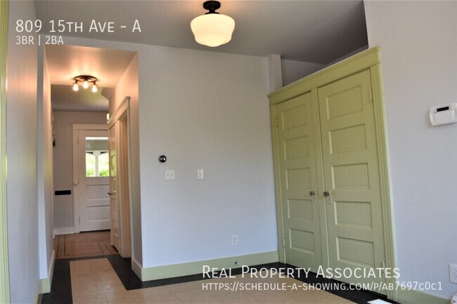 Building Photo - 809 15th Ave