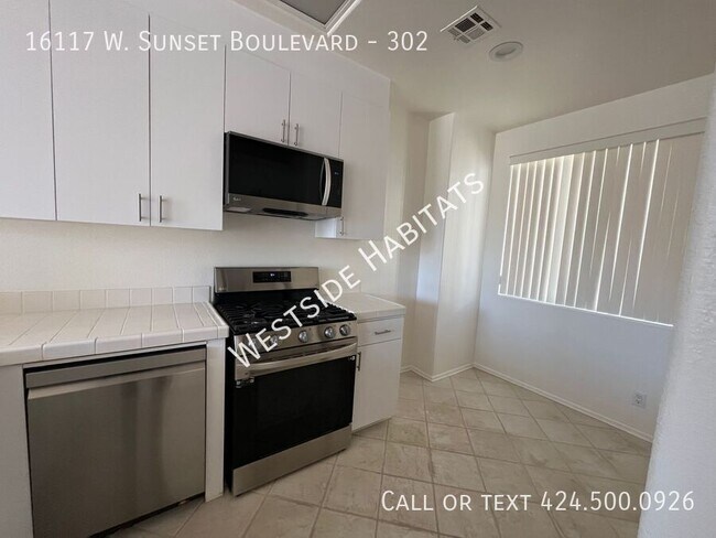 Building Photo - 16117 W Sunset Blvd