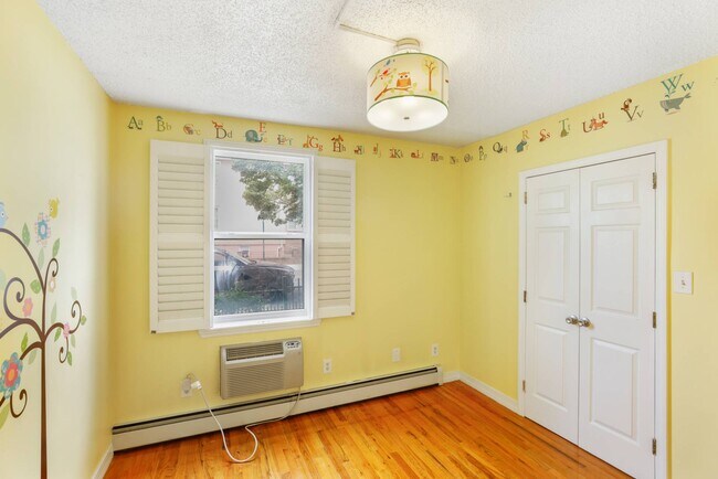 Building Photo - 6902 Narrows Ave