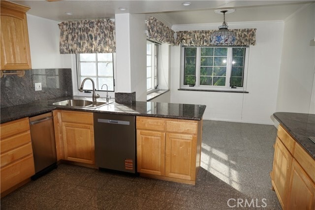 Building Photo - 1200 Oakwood Dr