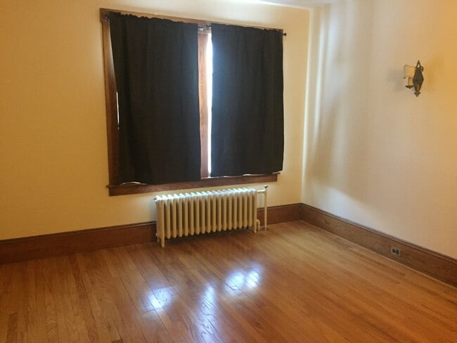 Building Photo - 68 Ascutney St