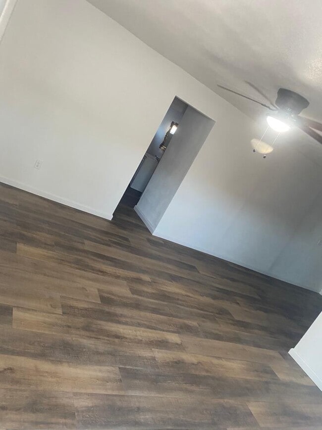 Building Photo - 14 Grant St