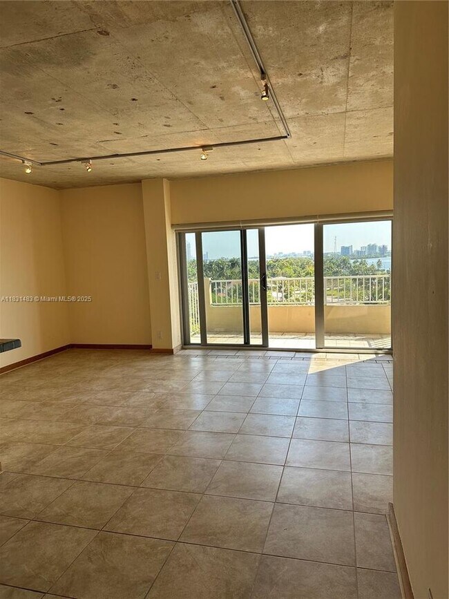 Building Photo - 880 NE 69th St