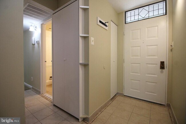 Building Photo - 1570 Moorings Dr