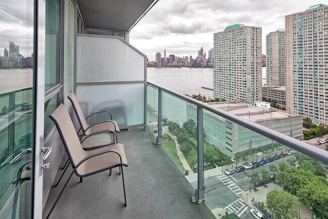 Building Photo - 20 Newport Pkwy