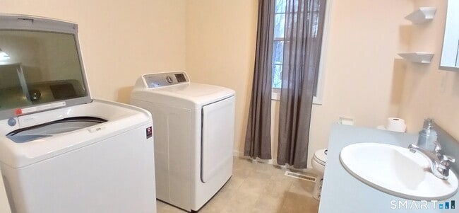 Building Photo - 100 Beacon St