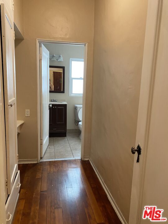 Building Photo - 476 Landfair Ave