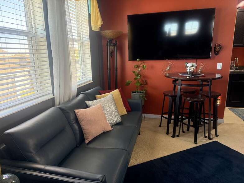 Building Photo - 15337 Southern Martin St