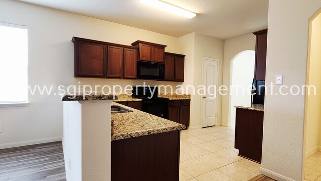 Building Photo - 333 Cedar Crk Dr