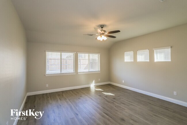 Building Photo - 1110 Sheldon Dr