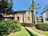 Building Photo - Convenient to Hilton Head, Two Bedroom Tow...