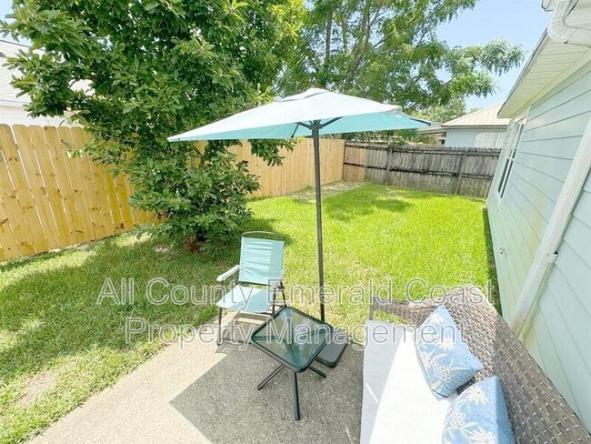 Building Photo - 915 Emily Cir