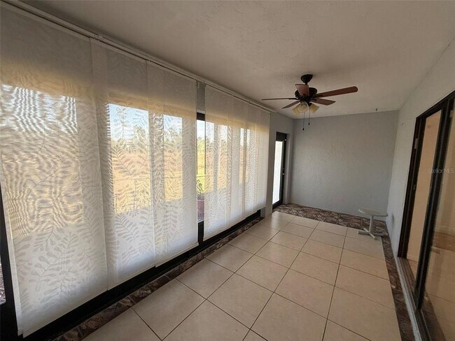 Building Photo - 26186 Northern Cross Rd