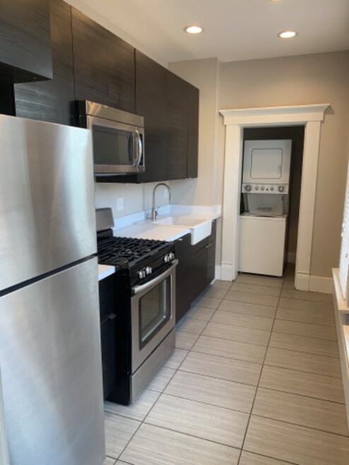 Building Photo - 259 W 4th Ave