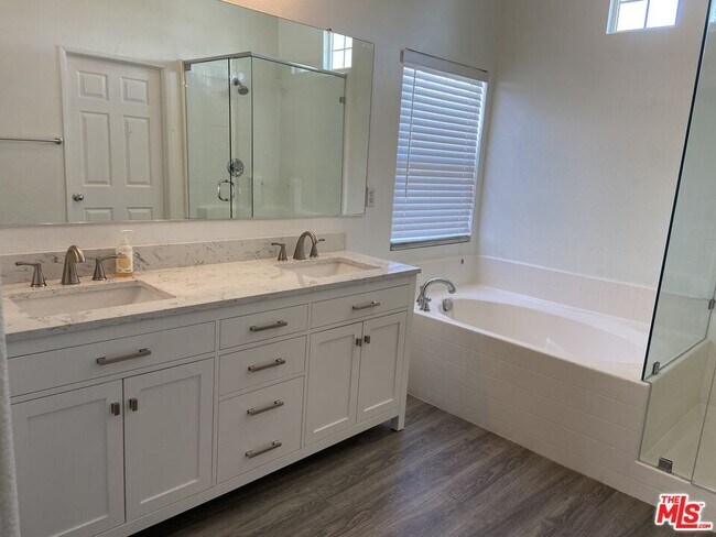 Building Photo - 3743 Mountain Gate