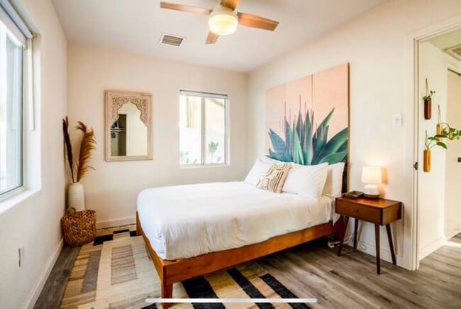 Building Photo - 1802 E Cypress St