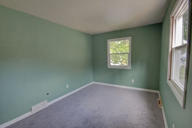 Building Photo - SW 424/426 30th Ave duplex