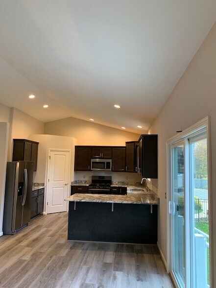 Kitchen - 100 Covington Cove