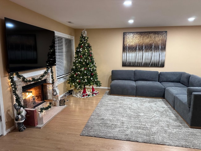 Building Photo - 261 Devon Way