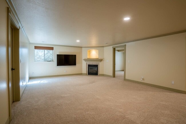 Building Photo - 414 Choke Cherry Ln
