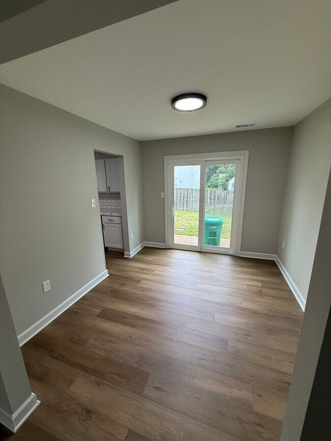 Building Photo - 5853 Suitland Rd