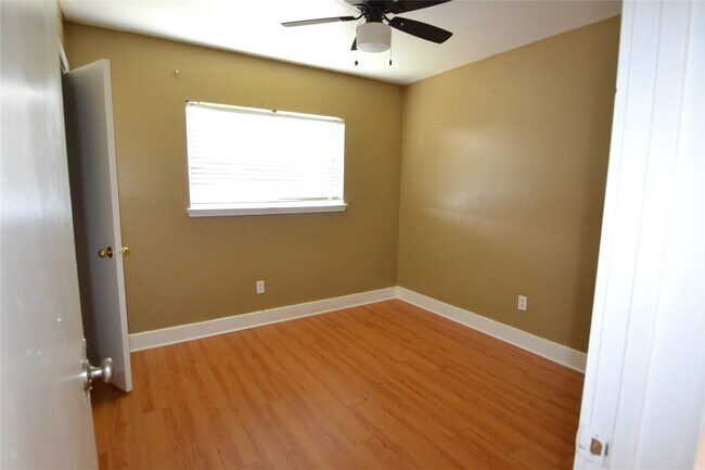 Building Photo - 3811 E Traditions Ct