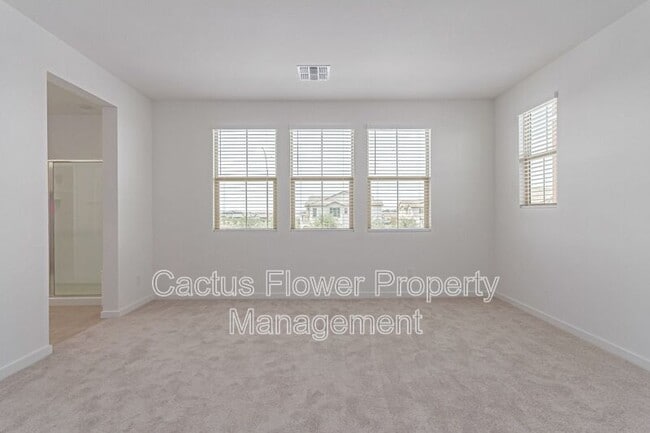 Building Photo - 4740 S Ferric