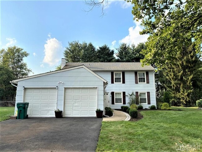 Building Photo - 47 Linden Ln S