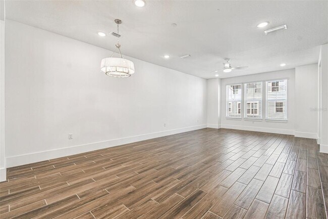 Building Photo - 1951 Risby Aly