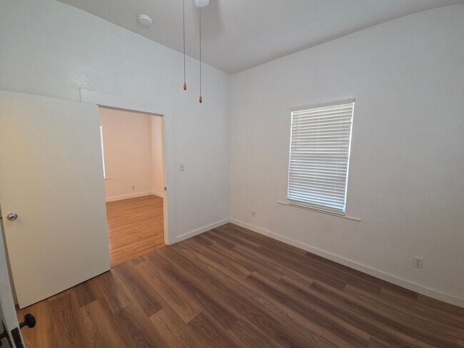 Building Photo - Beautiful 2 bedroom home with large detatched garage